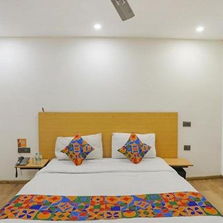 Fabhotel F9 Sector 58 Noida Eksteriør bilde