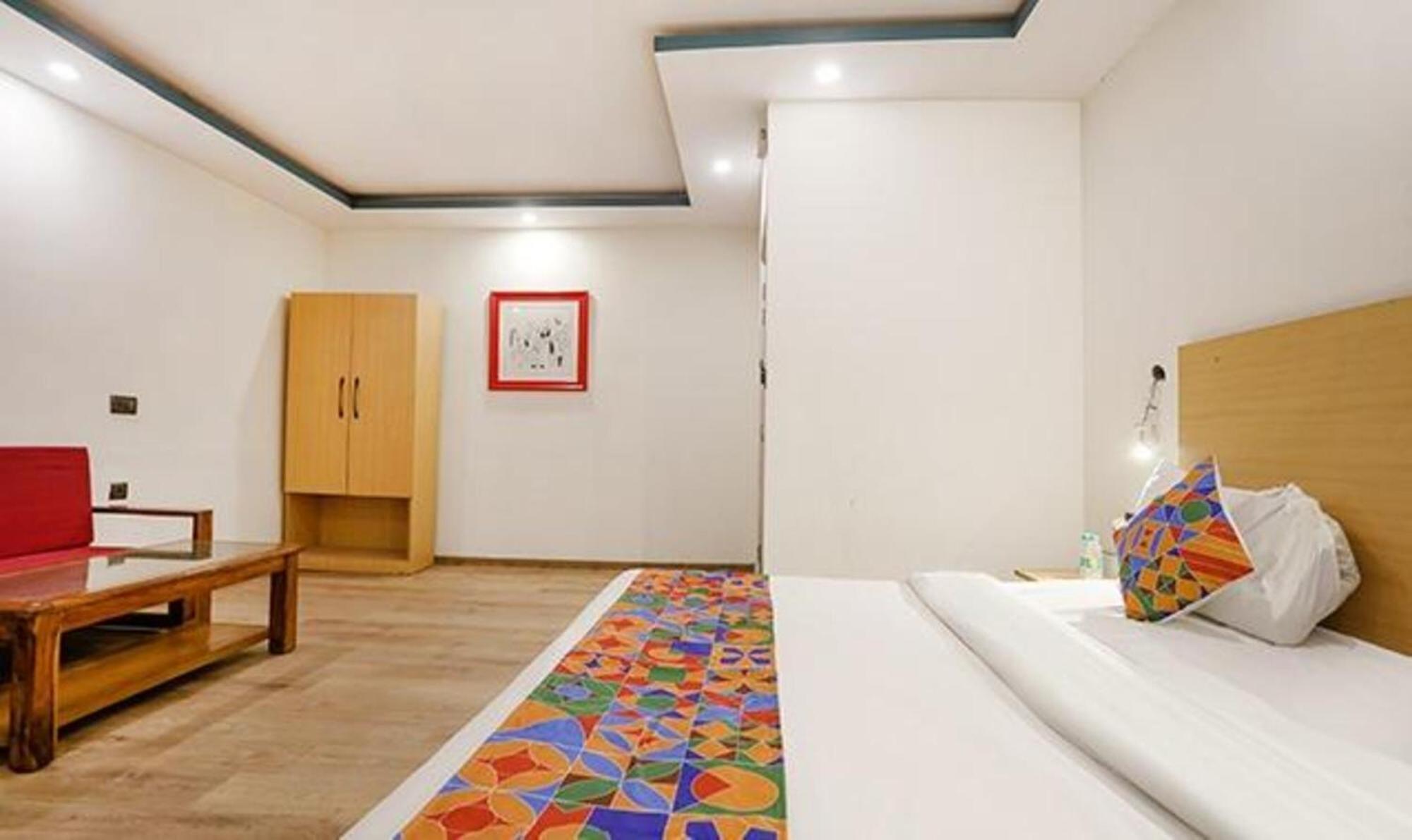 Fabhotel F9 Sector 58 Noida Eksteriør bilde