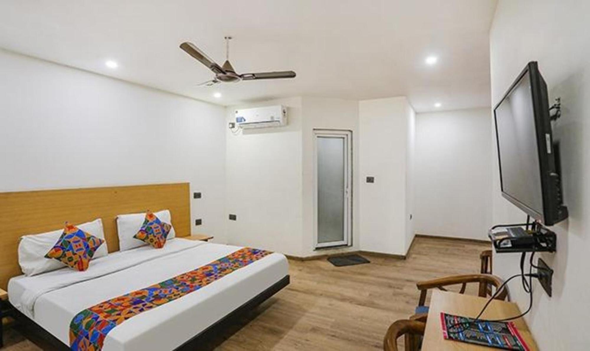 Fabhotel F9 Sector 58 Noida Eksteriør bilde