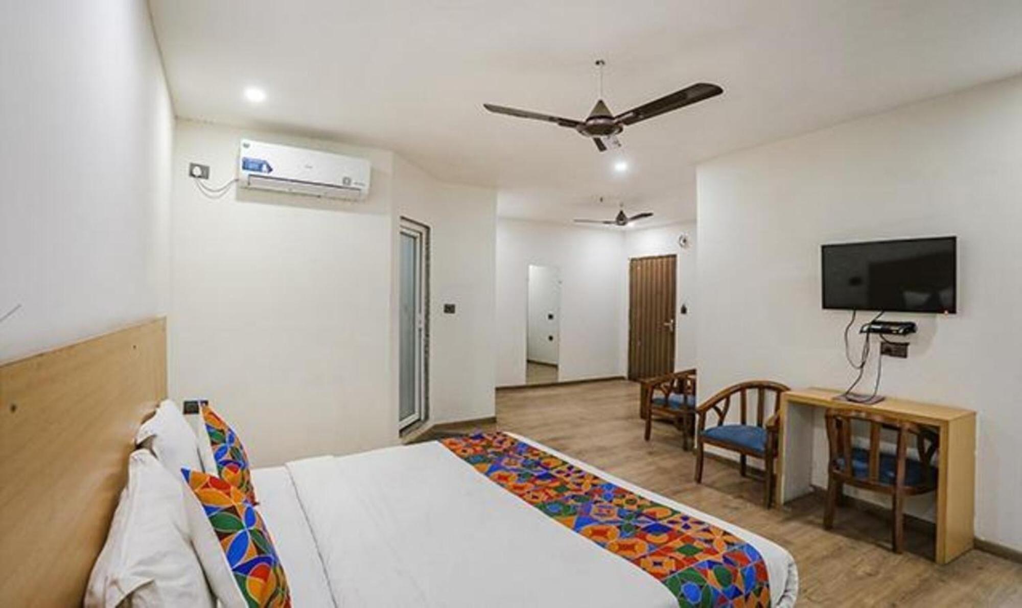 Fabhotel F9 Sector 58 Noida Eksteriør bilde