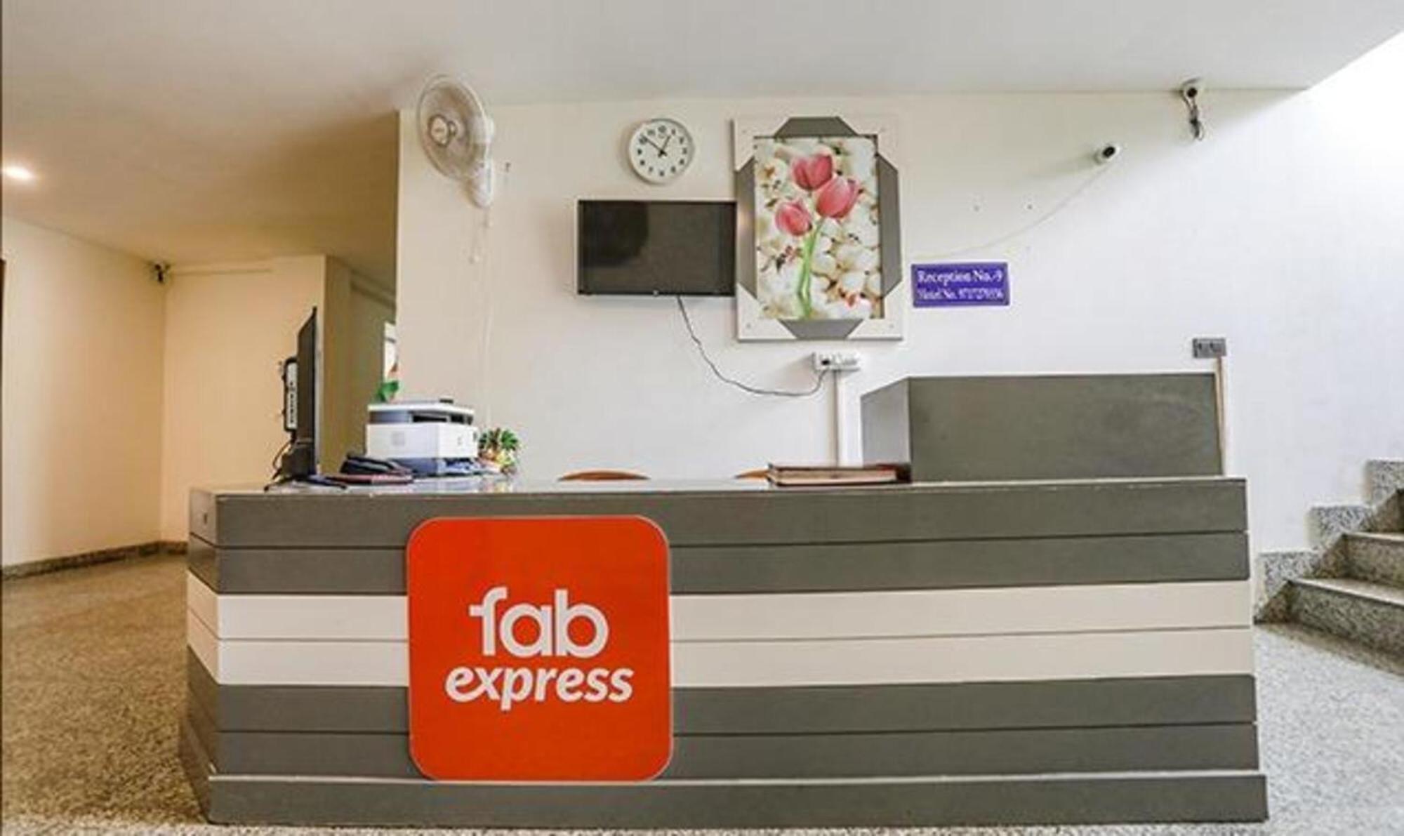 Fabhotel F9 Sector 58 Noida Eksteriør bilde