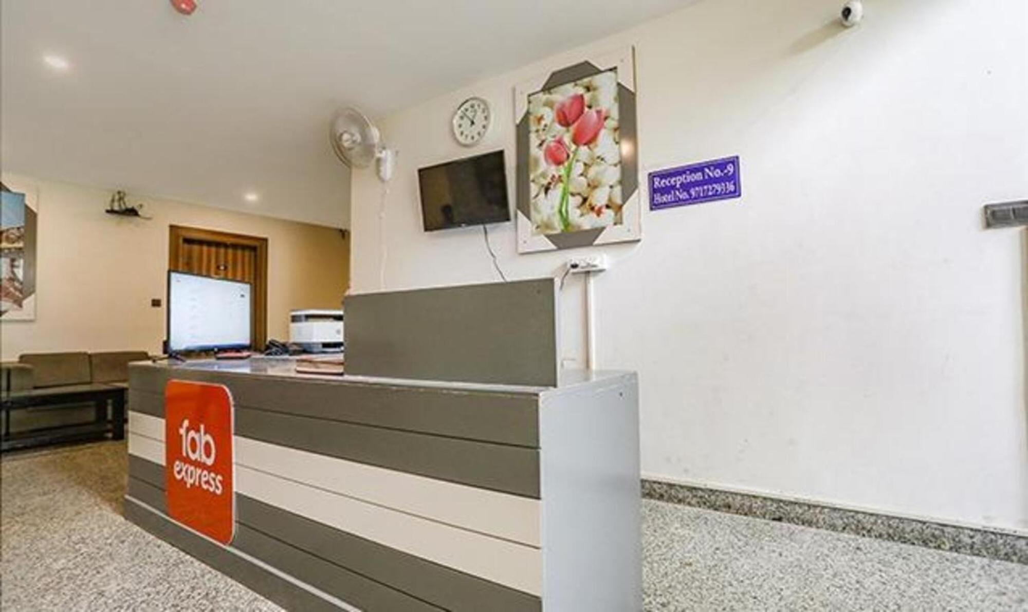 Fabhotel F9 Sector 58 Noida Eksteriør bilde